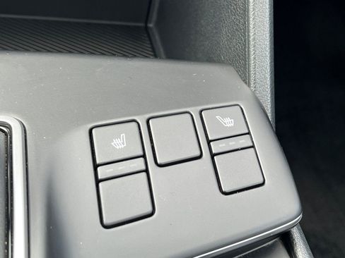 Used 2025 Kia Sportage LX image 30