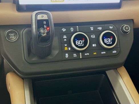 Used 2025 Land Rover Defender 110 X AWD/4WD image 16