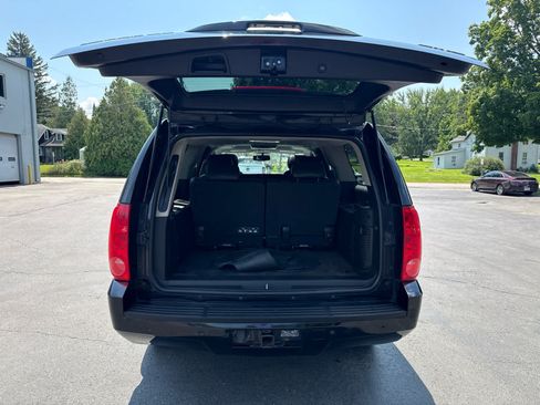 Used 2013 GMC Yukon XL SLT w/ SLT-2 Equipment Package AWD/4WD image 18