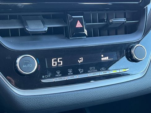 Used 2024 Toyota Corolla LE image 27