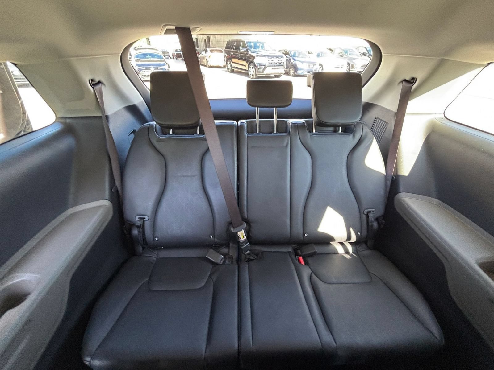 Used 2026 Kia Carnival FWD image 30
