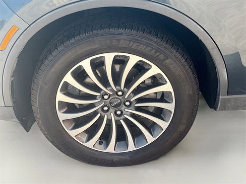 Used 2023 Lincoln Aviator Reserve image 35