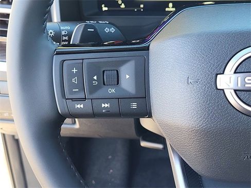 Used 2026 Nissan Rogue Platinum w/ Platinum Premium Package image 12