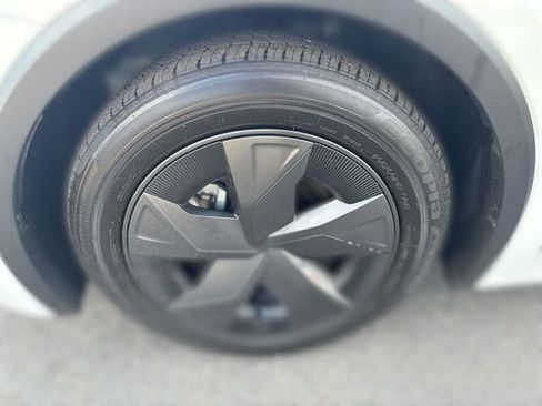 Used 2025 Toyota Prius LE FWD image 19