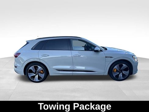 Used 2022 Audi e-tron Premium Plus w/ Premium Plus Package image 3