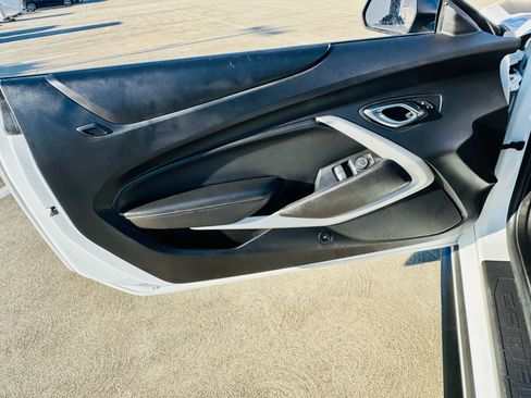 Used 2020 Chevrolet Camaro LT image 19