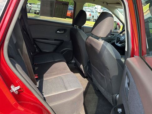 Used 2023 Nissan Rogue SV AWD/4WD image 12