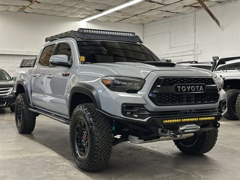 Used 2017 Toyota Tacoma TRD Pro AWD/4WD image 1