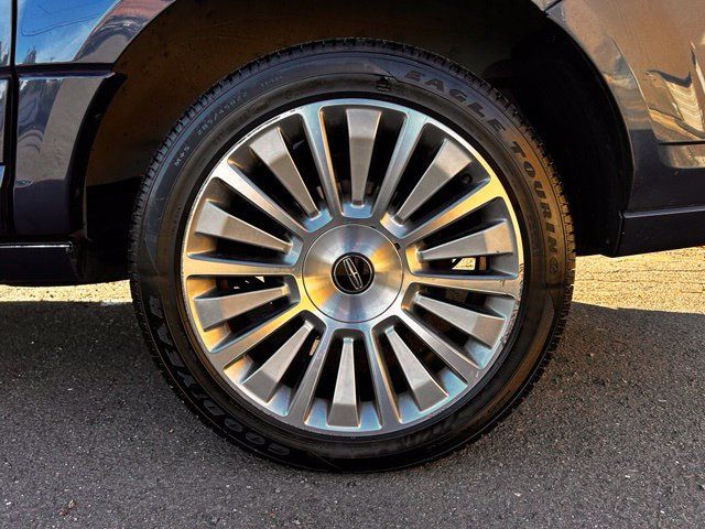 Used 2017 Lincoln Navigator L Select AWD/4WD image 32