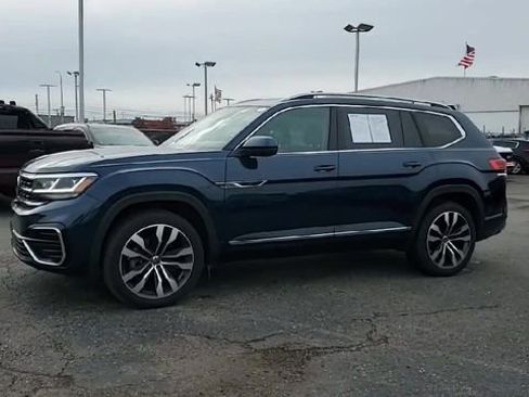 Used 2022 Volkswagen Atlas SEL Premium image 4