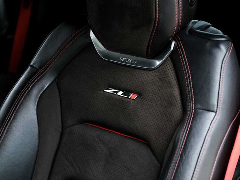 Used 2018 Chevrolet Camaro ZL1 RWD image 33