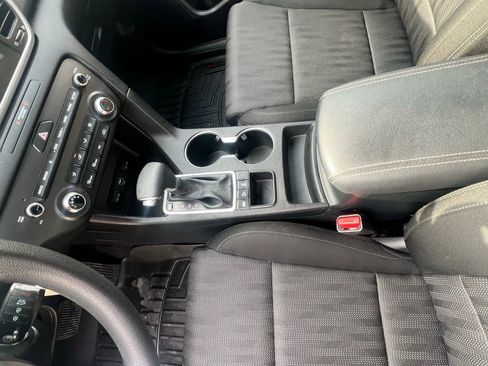 Used 2020 Kia Sportage LX AWD/4WD image 25