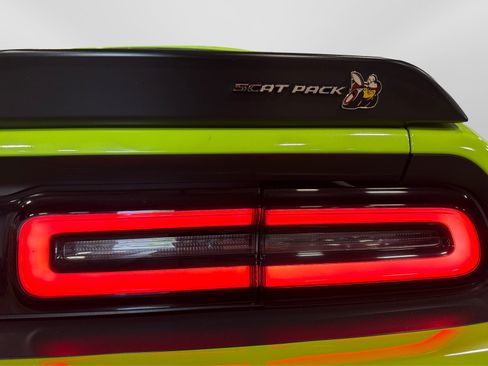 Used 2015 Dodge Challenger R/T Scat Pack RWD image 43