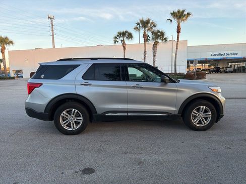 Used 2023 Ford Explorer XLT w/ Equipment Group 202A image 6