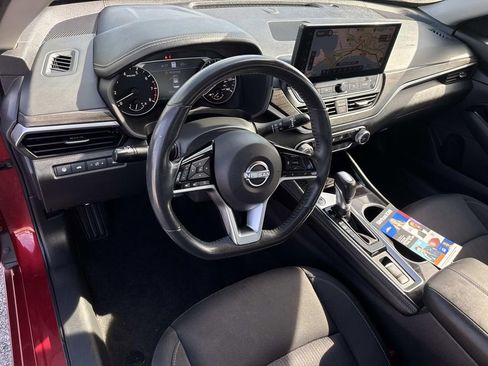 Used 2023 Nissan Altima 2.5 SV w/ SV Premium Package FWD image 19