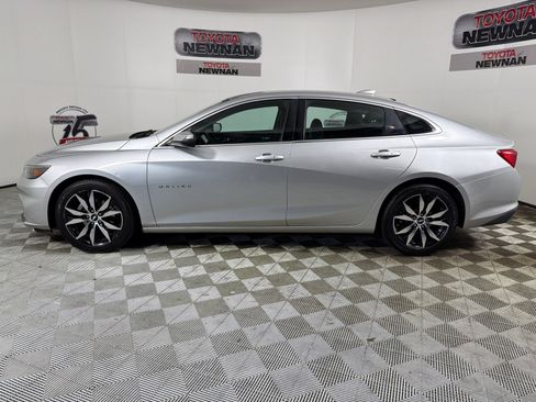 Used 2017 Chevrolet Malibu LT w/ Driver Confidence Package FWD image 6