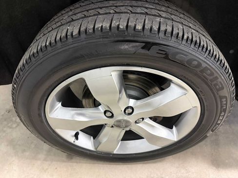 Used 2013 Jeep Grand Cherokee Overland AWD/4WD image 13
