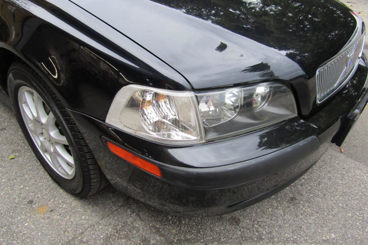 Used 2002 Volvo V40 FWD image 22