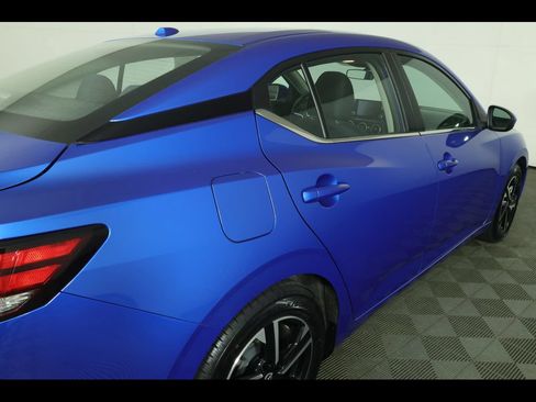 Used 2024 Nissan Sentra SV FWD image 17