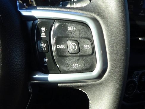 Used 2025 Jeep Wrangler Unlimited Sahara AWD/4WD image 25