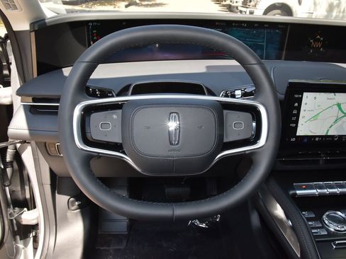 New 2026 Lincoln Nautilus Reserve w/ Jet Appearance Package image 29