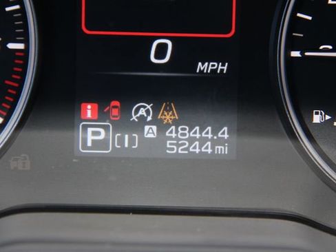 Used 2025 Subaru Crosstrek 2.0i Premium image 23