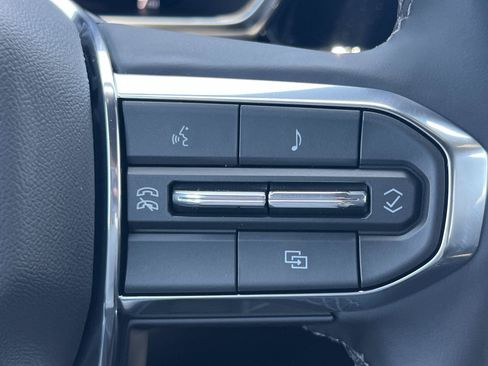 New 2026 GMC Canyon Elevation w/ LPO, Black Badging Package RWD image 14