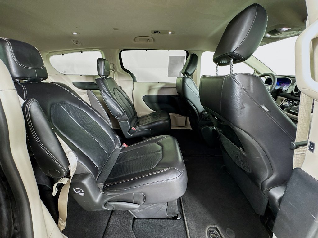 Used 2022 Chrysler Pacifica Touring-L FWD image 27