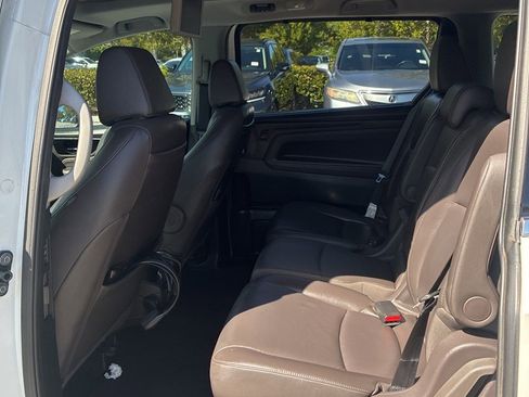 Used 2020 Honda Odyssey Elite image 3