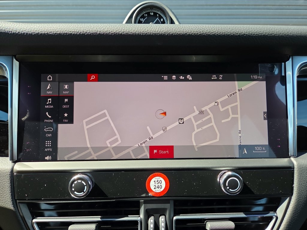 Certified 2026 Porsche Macan AWD/4WD image 11
