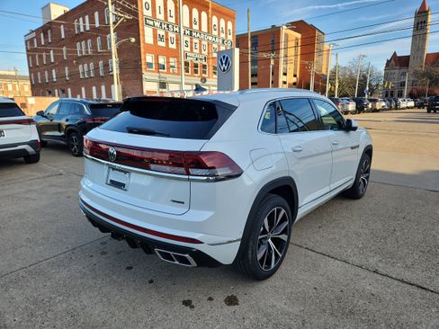 New 2026 Volkswagen Atlas Cross Sport SEL Premium R-Line image 7