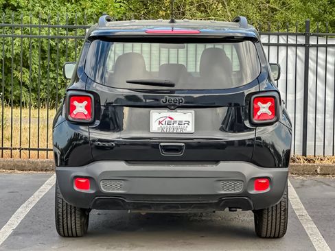 Used 2020 Jeep Renegade Altitude AWD/4WD image 4