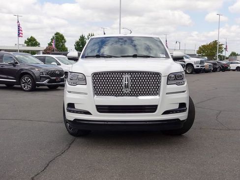 Used 2022 Lincoln Navigator Reserve AWD/4WD image 2