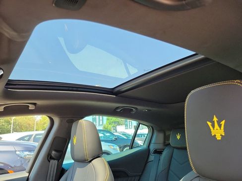 New 2024 Maserati Grecale Trofeo image 12