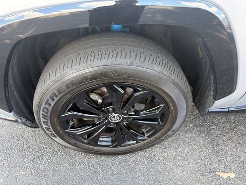 Used 2023 Toyota RAV4 SE AWD/4WD image 10