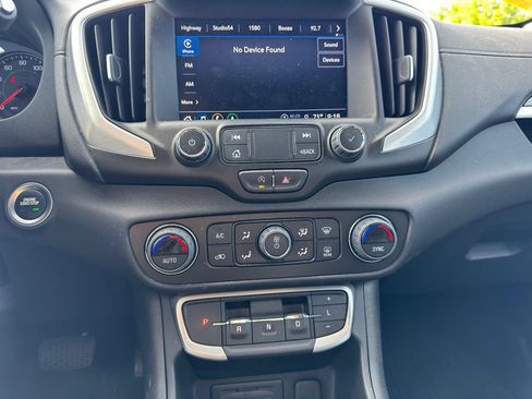 Used 2023 GMC Terrain SLT w/ Infotainment Package II FWD image 12