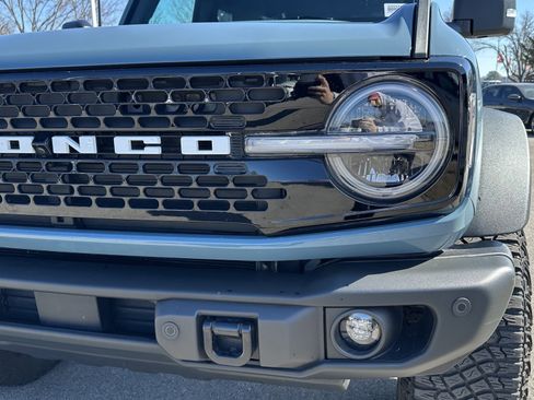 Used 2023 Ford Bronco Wildtrak image 6