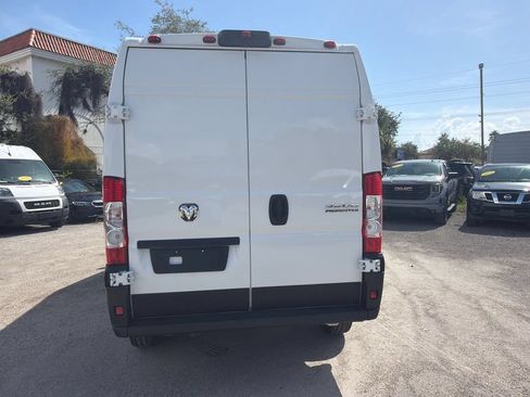 Used 2025 RAM ProMaster 2500 w/ Convenience Group FWD image 4