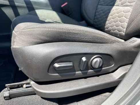 Used 2019 Chevrolet Equinox LT AWD/4WD image 12