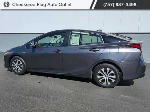 Used 2022 Toyota Prius XLE image 4