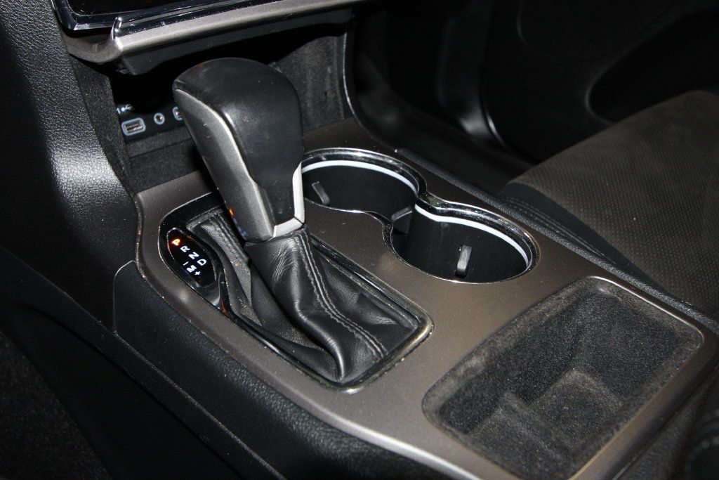 Used 2020 Jeep Grand Cherokee Altitude AWD/4WD image 16