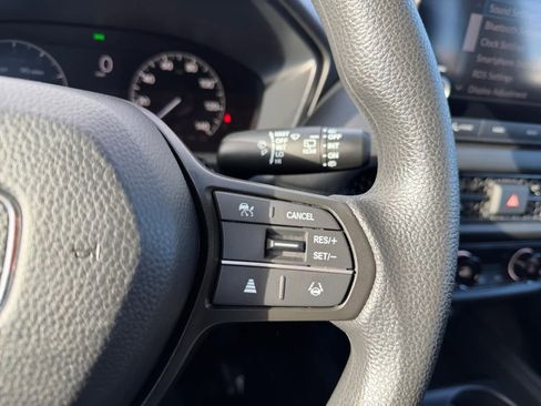 Used 2023 Honda HR-V LX image 13