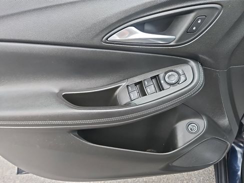 Used 2021 Buick Encore GX Select image 14