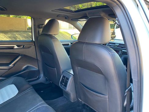 Used 2018 Volkswagen Passat GT FWD image 43