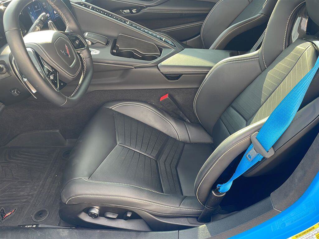 Used 2024 Chevrolet Corvette Stingray Premium Cpe w/ Z51 Performance Package RWD image 3