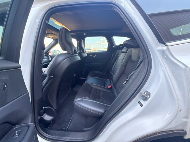 Used 2019 Volvo XC60 T8 R-Design w/ Advanced Package AWD/4WD image 11