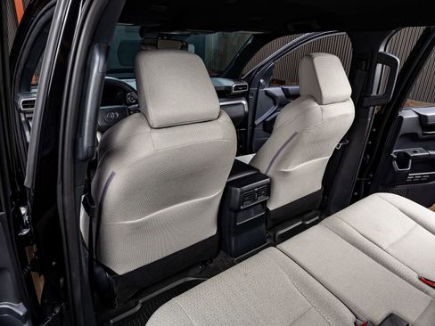 Used 2025 Toyota 4Runner SR5 image 29