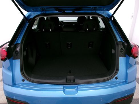 New 2027 Chevrolet Bolt RS w/ Technology Package FWD image 12