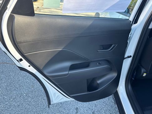 New 2026 Hyundai Kona SE image 21