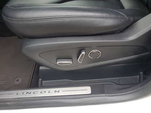 Used 2018 Lincoln MKC Premiere image 14